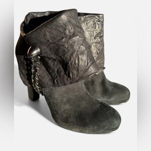 Rare Thomas Wylde black leather and suede ankle boots with metal chain size 9